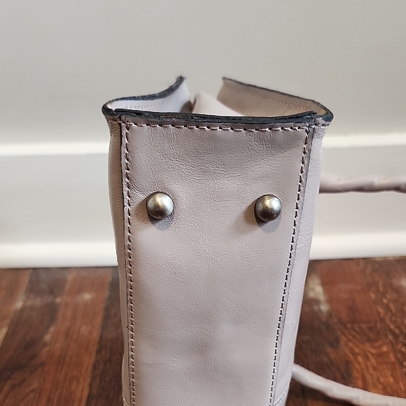 Patricia Nash Gray Shoulder Bag with Textured Leather and Adjustable Strap - Picture 9 of 14